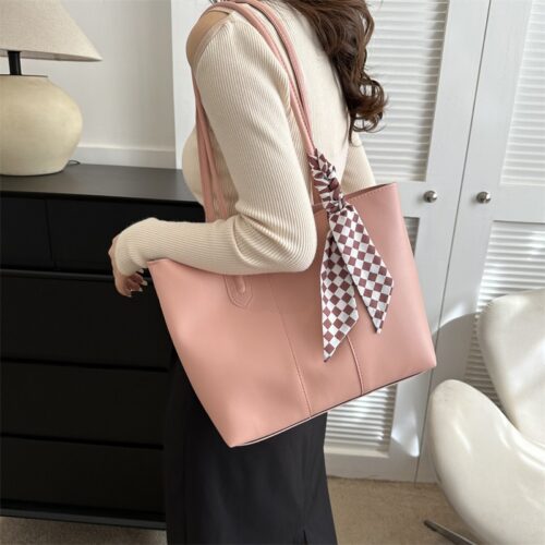 2024 Fall/Winter Simple Commuter Large Capacity Bag Women's Korean Fashion Tote Bag Niche Texture One Shoulder Tote Bag - Image 2