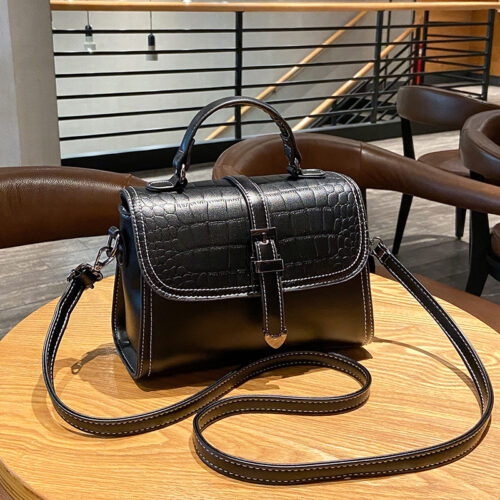 Bags, women's bags, 2024 new crossbody bags, trendy lines, fashionable and versatile shoulder bags, women's atmospheric hand-held small square bags