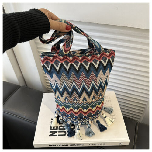 Ethnic style tassel fashion handbag small square bag bucket bag 2023 new ins versatile shoulder bag popular women's bag - Image 4