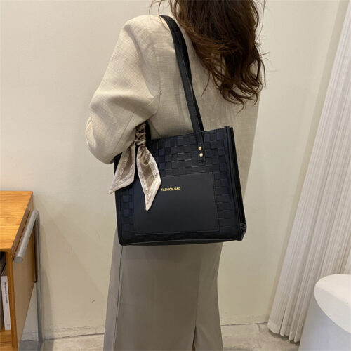 Bag Bag Women's Autumn Versatile Tote Bag 2022 New Handbag Fashion Niche Vintage Contrast One Shoulder Commuter Bag - Image 2