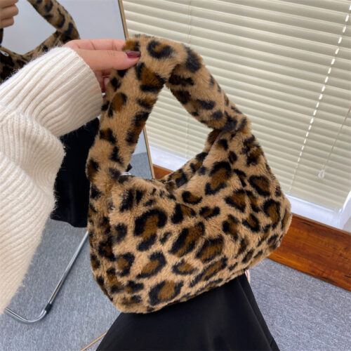 Leopard print plush fabric women's bag autumn and winter new fashion trend one shoulder underarm bag hand-held wool bag hand-carried bag