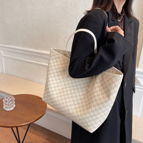 High-end large bags 2024 new trendy light luxury women's bags, shoulder bags, large-capacity commuting versatile tote bags - Image 3