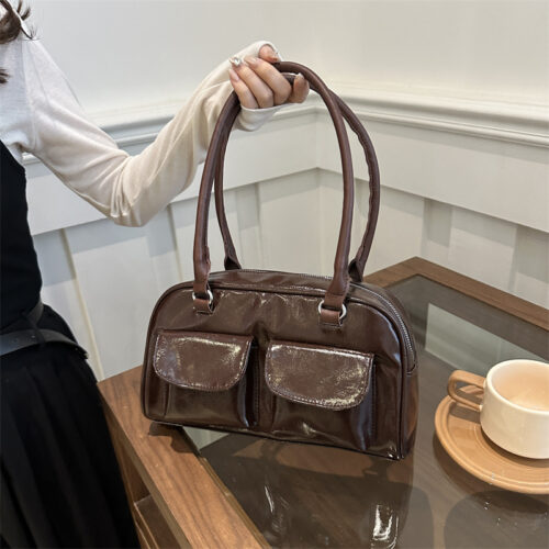 This year's trendy women's autumn aesthetic handbag small square bag popular bag 2024 new Korean version fashion shoulder bag