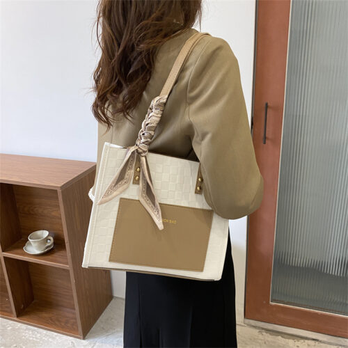 Bag Bag Women's Autumn Versatile Tote Bag 2022 New Handbag Fashion Niche Vintage Contrast One Shoulder Commuter Bag - Image 3