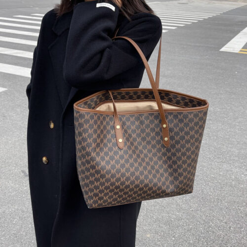 High-end large bags 2024 new trendy light luxury women's bags, shoulder bags, large-capacity commuting versatile tote bags - Image 4